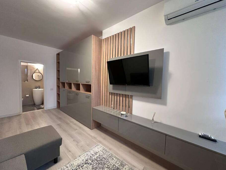 Cozy 1 Bedroom Apartment! Bucharest Exterior photo