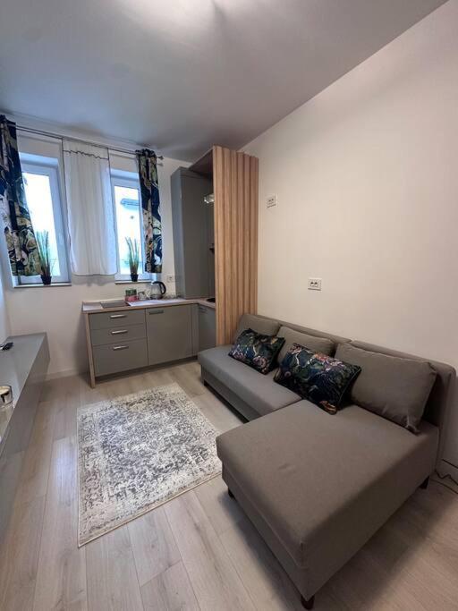 Cozy 1 Bedroom Apartment! Bucharest Exterior photo